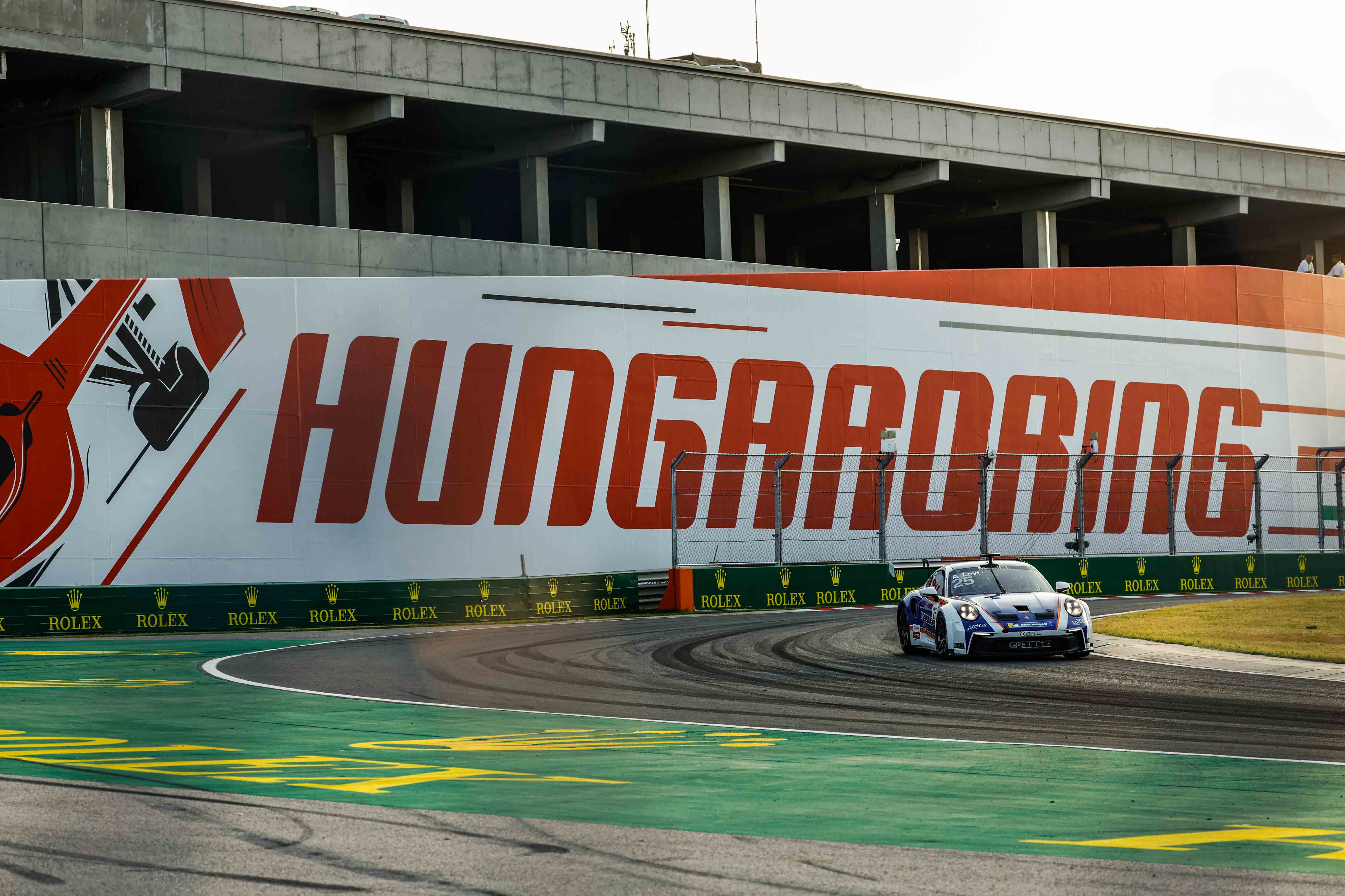 Team GP Elite - Porsche Mobil 1 Supercup